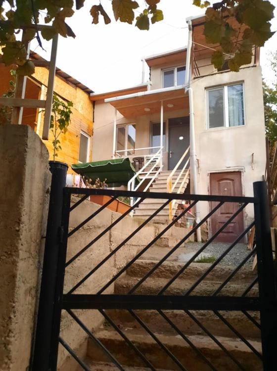 Apart-Otel Nino Borjomi Εξωτερικό φωτογραφία