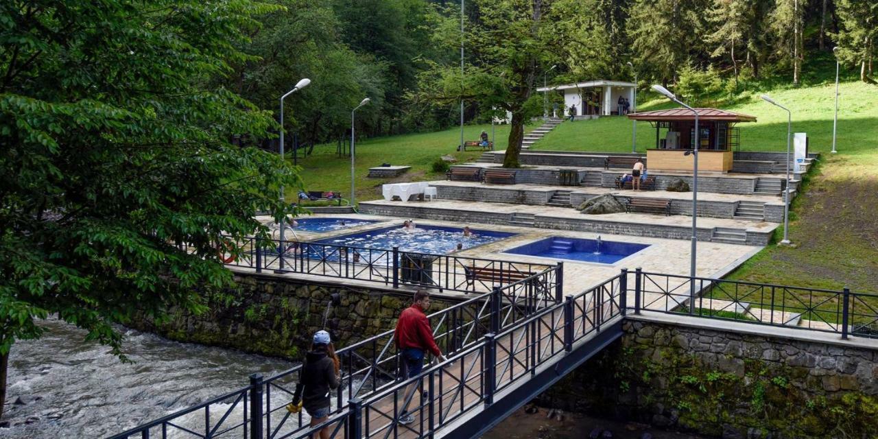 Apart-Otel Nino Borjomi Εξωτερικό φωτογραφία